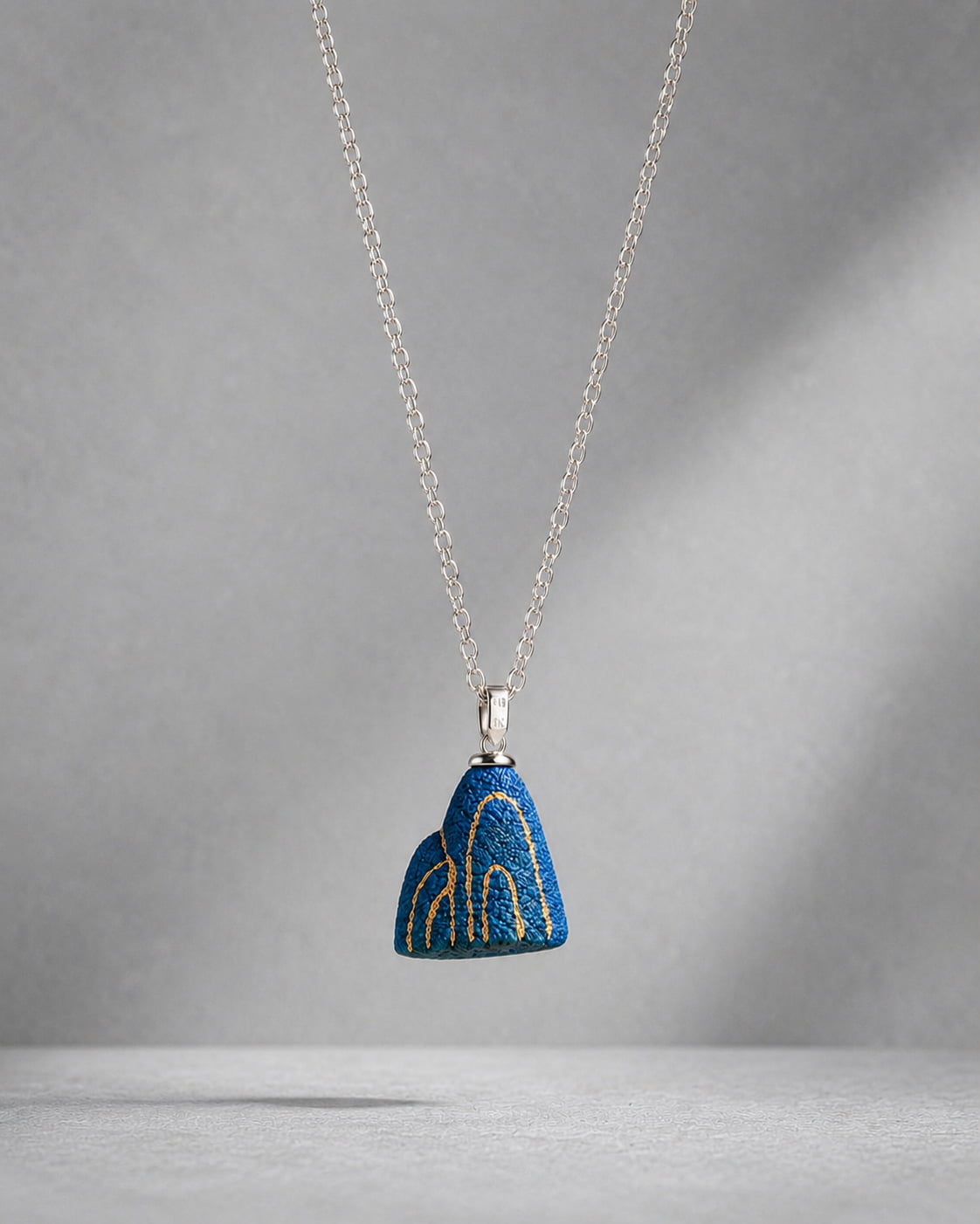Qingshan Dai Ceramic Pendant Necklace - VELORIEN
