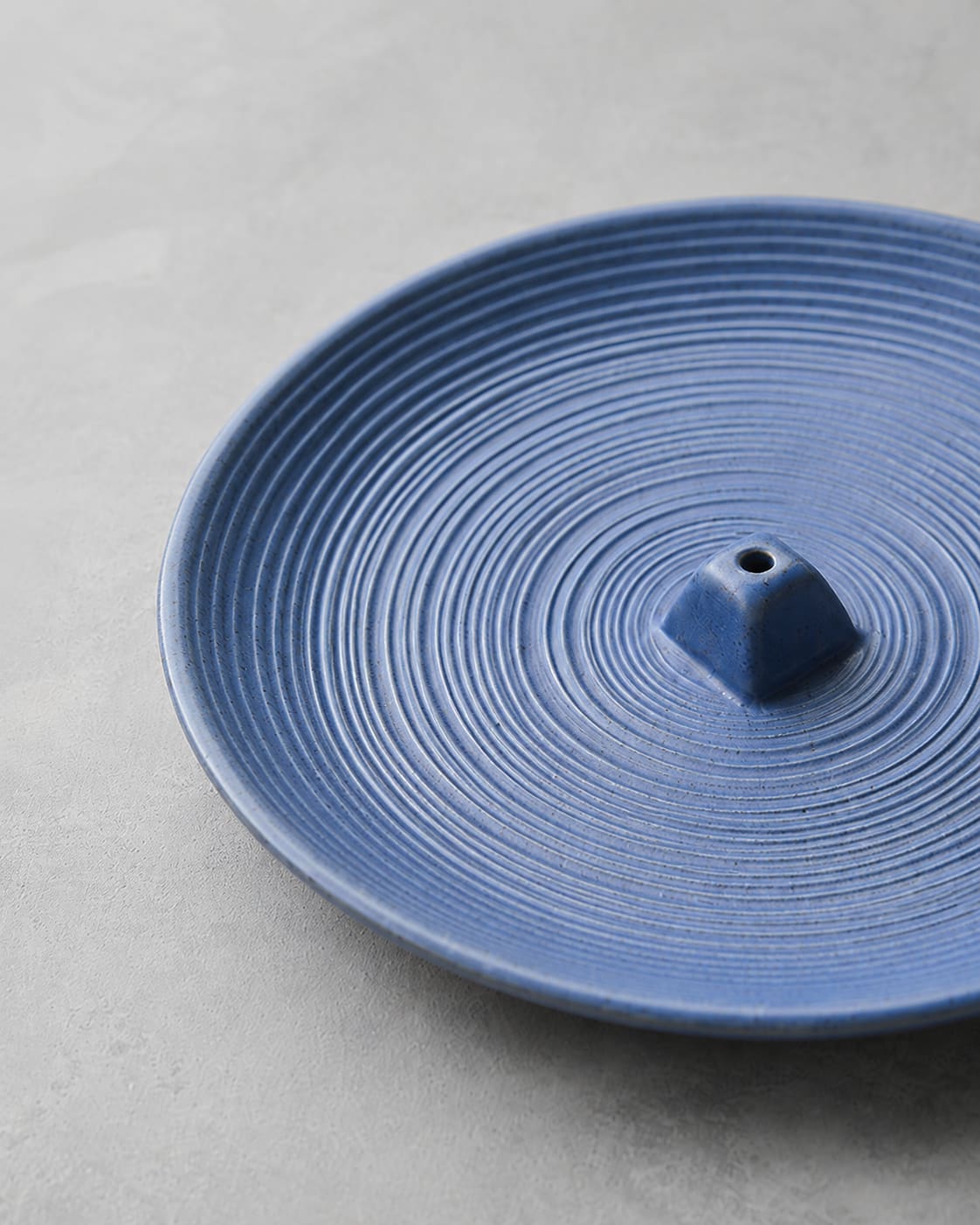 Rill Blue Ceramic Incense Holder - VELORIEN