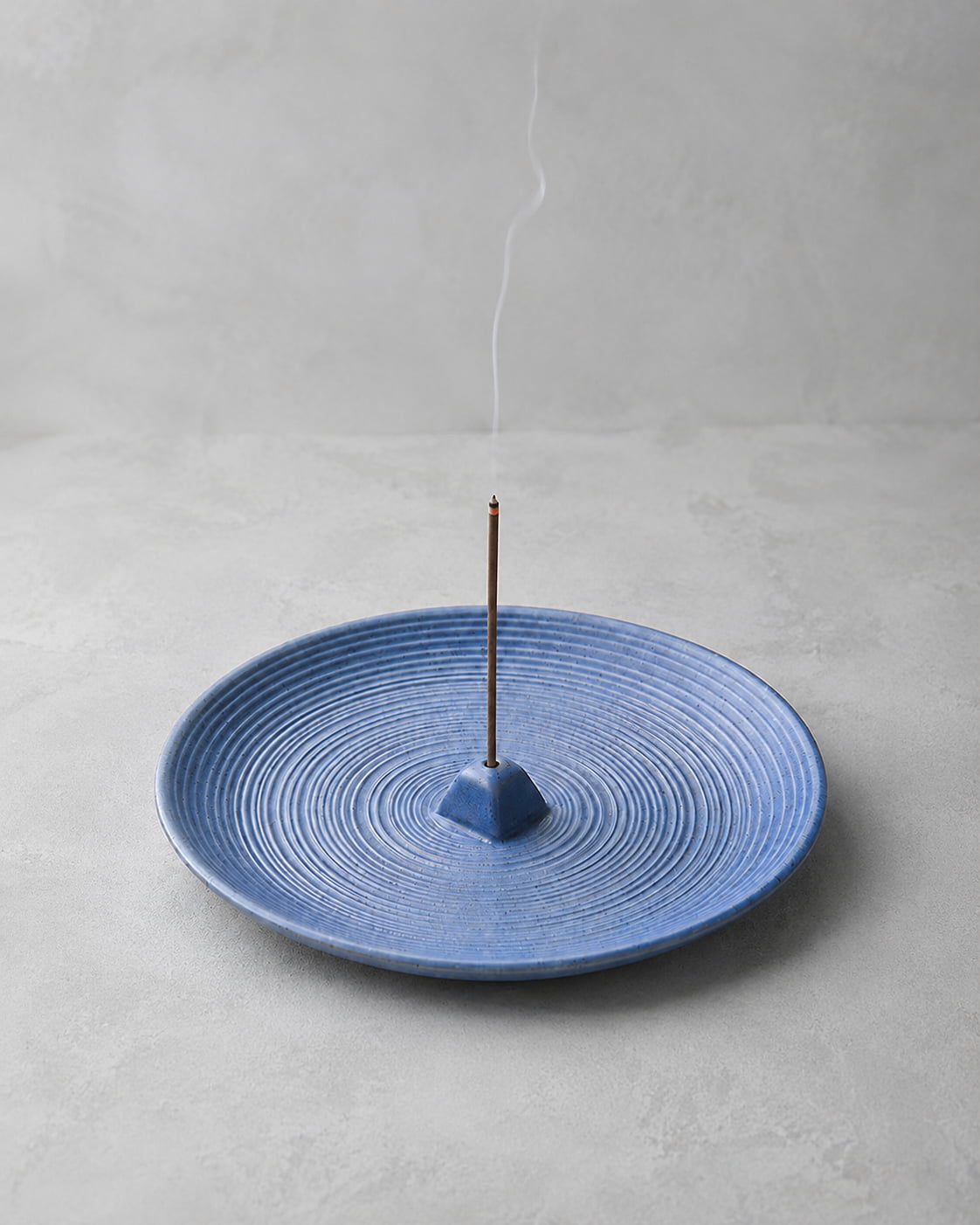 Rill Blue Ceramic Incense Holder - VELORIEN